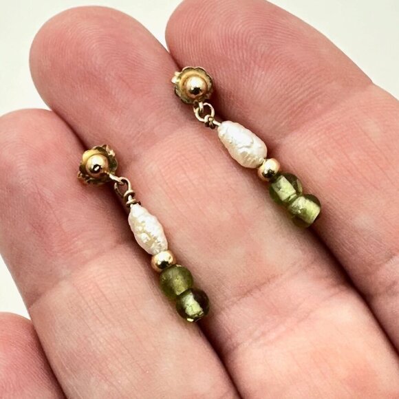 Estate Womens Earrings 14K Yellow Gold Freshwater Pearl Peridot Chandelier - Picture 2 of 3